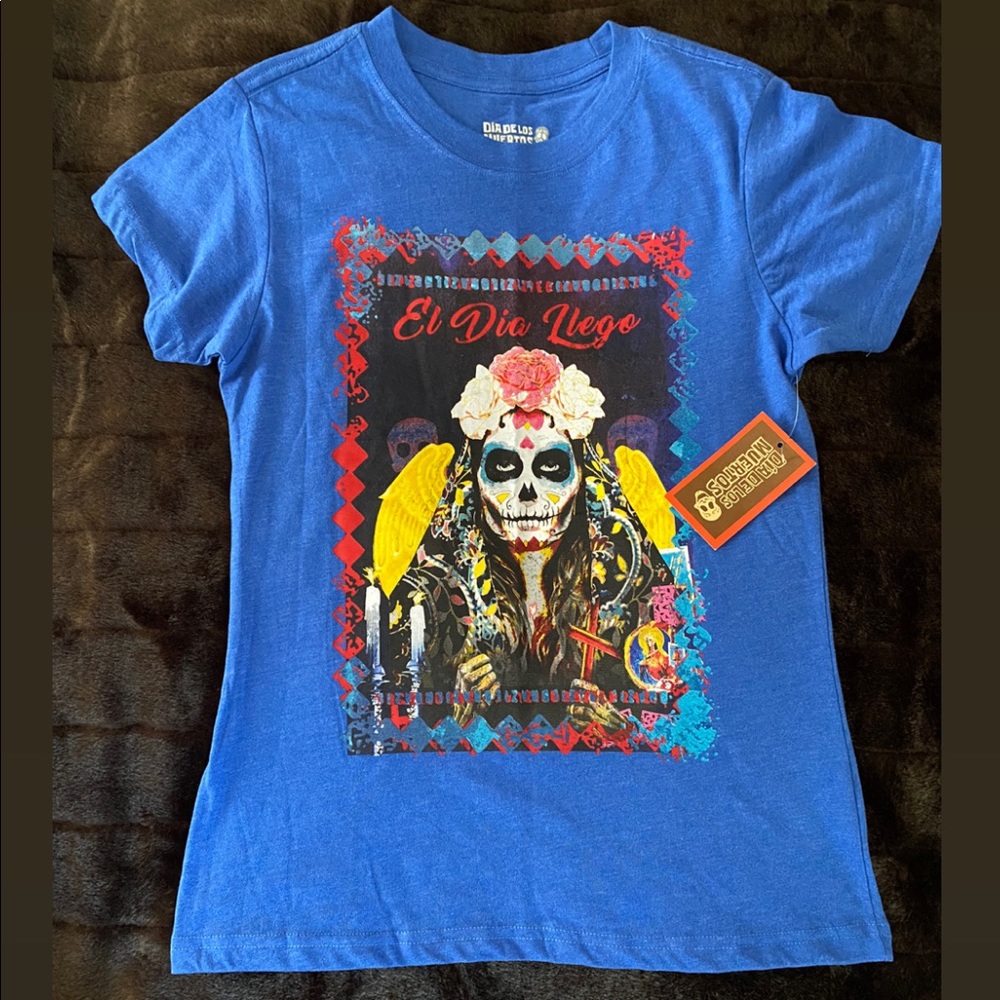 Dia de los Muertos crewneck shirt.